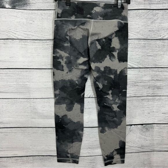 Lululemon Wunder Under Pant Floral Platoon Print Size 6 - Picture 2 of 5